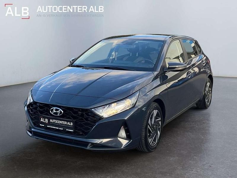 Grau Gebraucht 2021 Hyundai i20 Select Kleinwagen | 9.490 € (Fairer Preis) - Bild 1/4