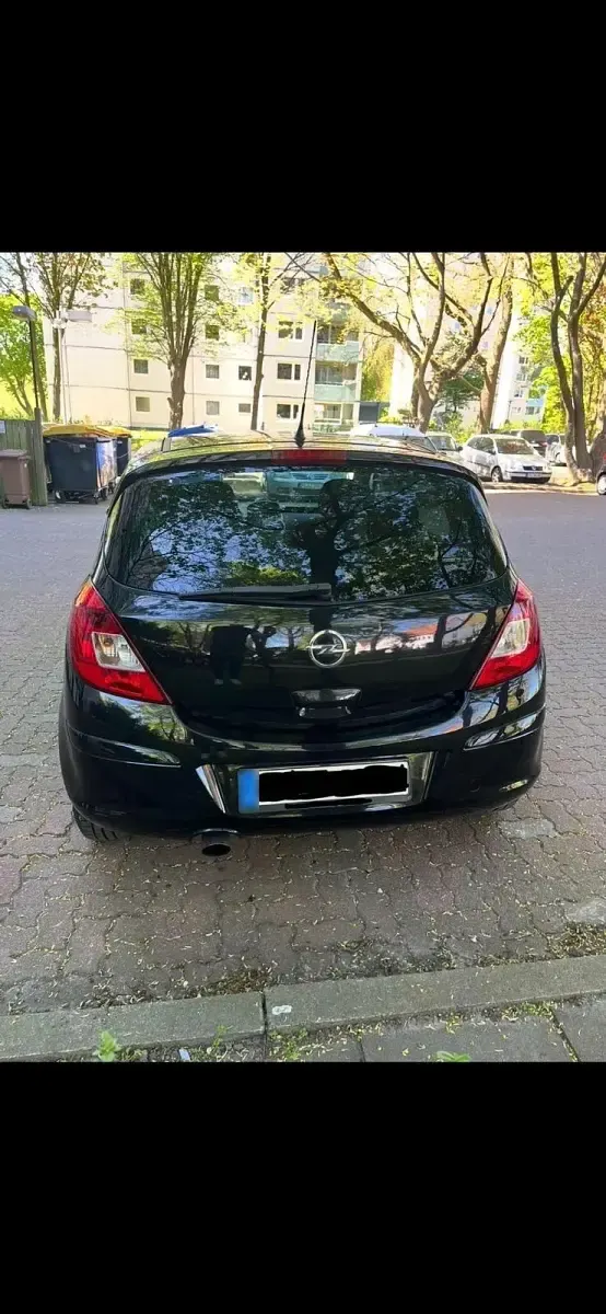 Usata Opel Corsa Satellite 69 CV (50 kW) 2011 Nero Utilitaria