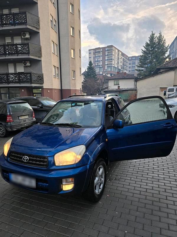 Gebraucht Toyota Yaris 150 PS (110 kW) 2000 Blau SUV