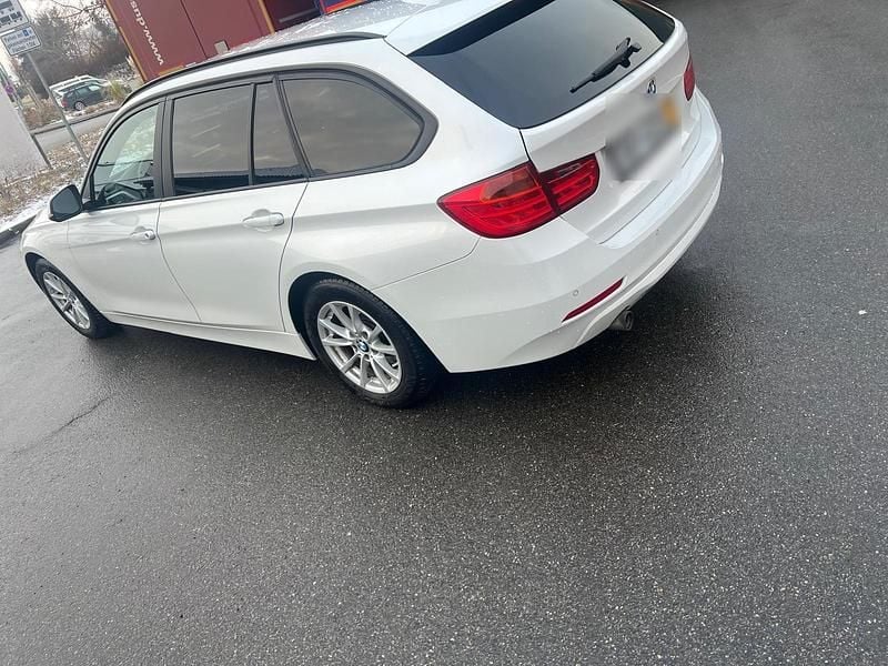Gebraucht BMW 320 190 PS (139 kW) 2015 Weiß Kombi