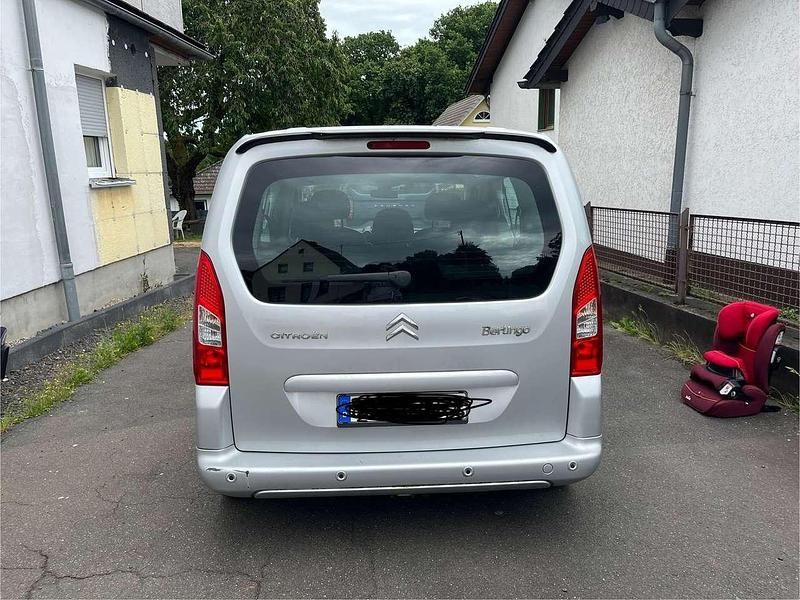 Grau Gebraucht 2009 Citroën Berlingo Van / Kleinbus | 5.500 € (Guter Preis) - Bild 1/4