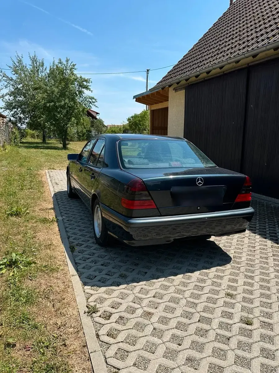 Gebraucht Mercedes C180 122 PS (89 kW) 1997 Blau Limousine