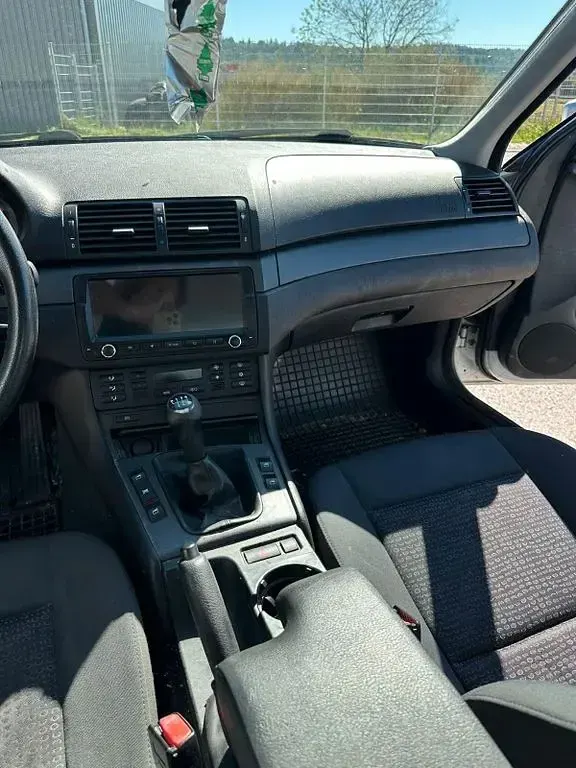 Gebraucht BMW 320 150 PS (110 kW) 2003 Silber Limousine