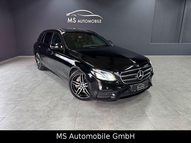Schwarz Gebraucht 2019 Mercedes E350 AMG line Kombi | 29.990 € (Fairer Preis) - Bild 1/4