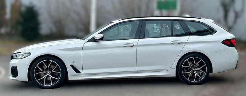 Gebraucht BMW 520 Shadowline 190 PS (139 kW) 2023 Weiß Limousine