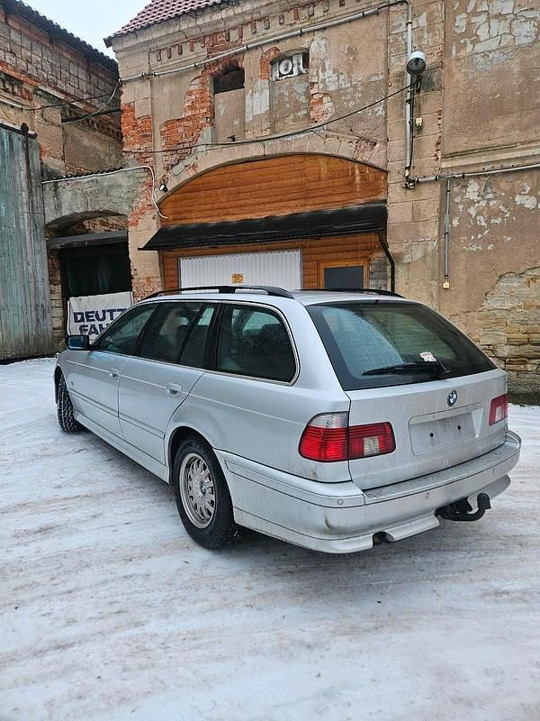 Gebraucht BMW 525 163 PS (119 kW) 2003 Silber Kombi