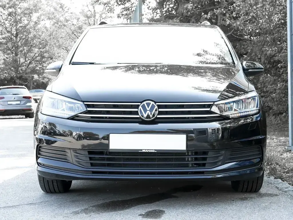 Gebraucht VW Touran Comfortline 150 PS (110 kW) 2023 Deep black perleffekt Van / Kleinbus