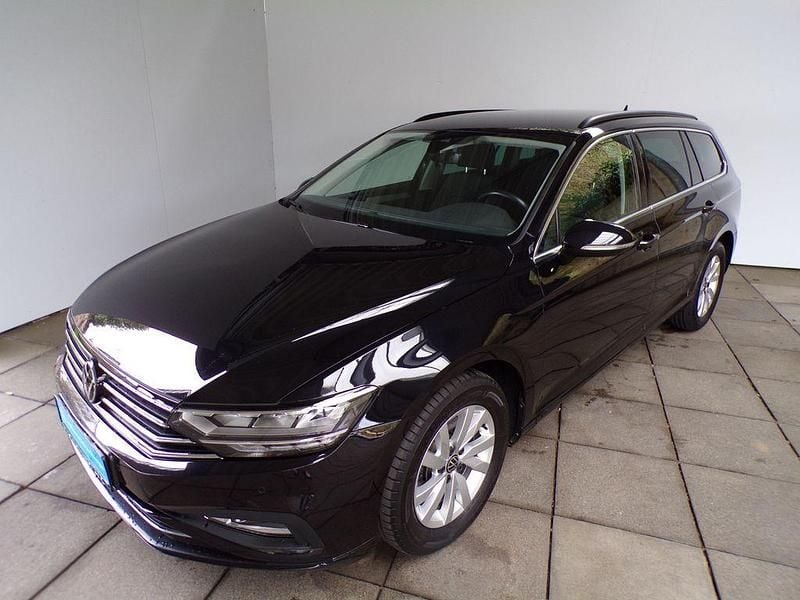 Gebraucht VW Passat Business 150 PS (110 kW) 2023 Schwarz Kombi