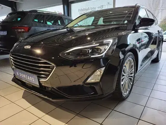 Gebraucht Ford Focus Titanium 125 PS (91 kW) 2019 Schwarz Kombi