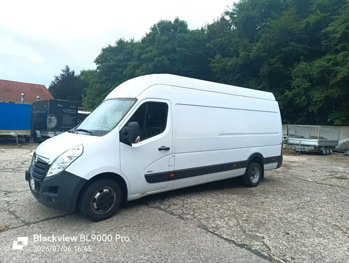 Gebraucht Opel Movano 163 PS (119 kW) 2018 Weiß Van / Kleinbus