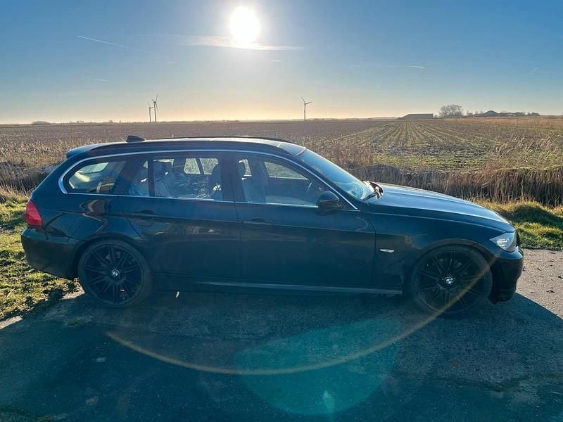 Gebraucht BMW 325 204 PS (150 kW) 2010 Schwarz Kombi