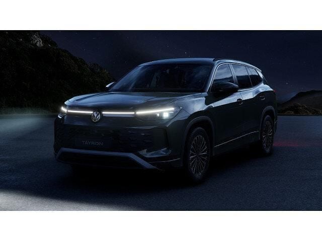 Cipressinogrün metallic (metallic) Gebraucht 2025 VW Tayron Life SUV | 43.980 € (Guter Preis) - Bild 1/4