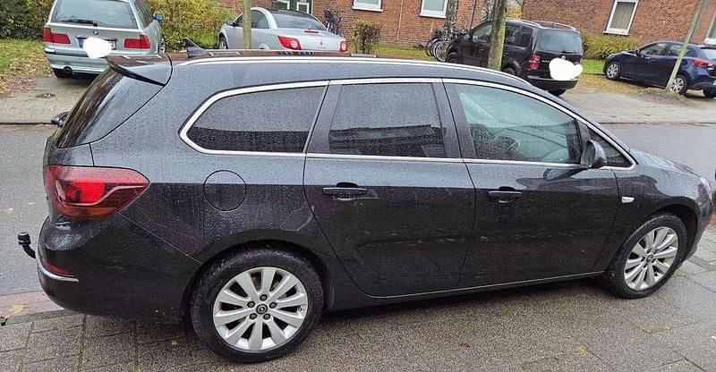 Gebraucht Opel Astra Exklusiv 131 PS (96 kW) 2014 Schwarz Kombi