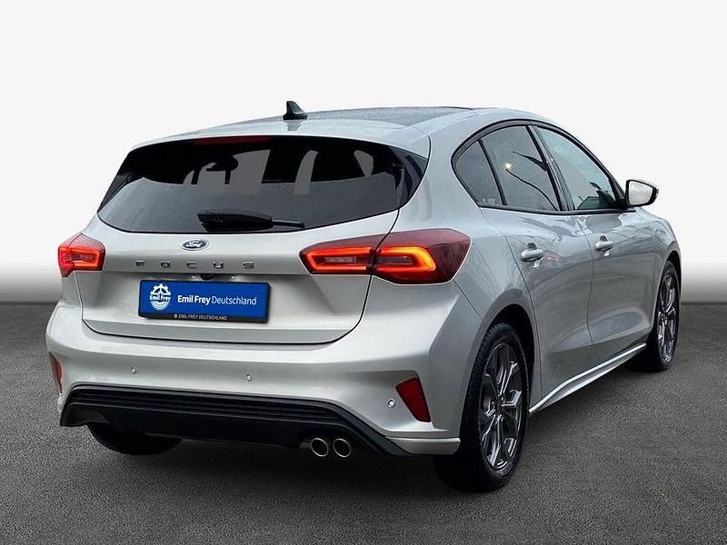 Gebraucht Ford Focus ST-Line X 155 PS (114 kW) 2024 Moondust silber metallic Limousine