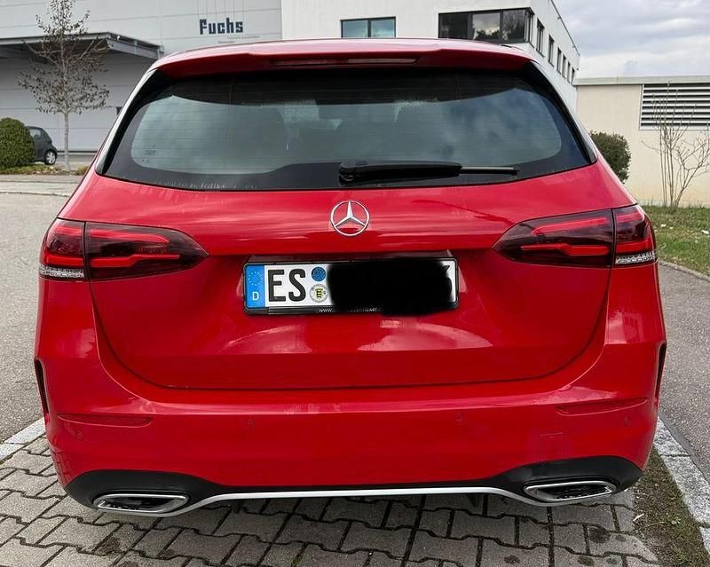 Gebraucht Mercedes B250 AMG 224 PS (164 kW) 2019 Rot Van / Kleinbus