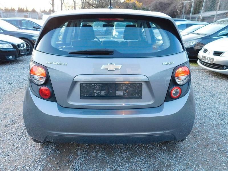 Gebraucht Chevrolet Aveo LT 101 PS (74 kW) 2012 Grau Kleinwagen