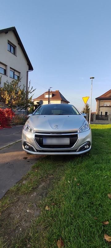 Gebraucht Peugeot 208 Style 82 PS (60 kW) 2016 Silber Kleinwagen