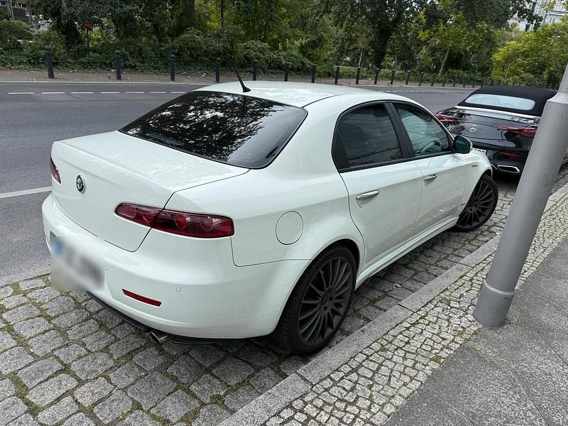 Second-hand Alfa Romeo 159 Ti 200 CP (147 kW) 2010 Alb Berlinǎ