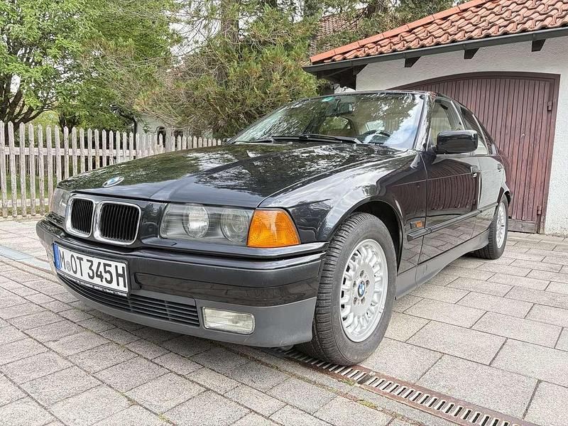 Second-hand BMW 325 192 CP (141 kW) 1994 Negru Berlinǎ