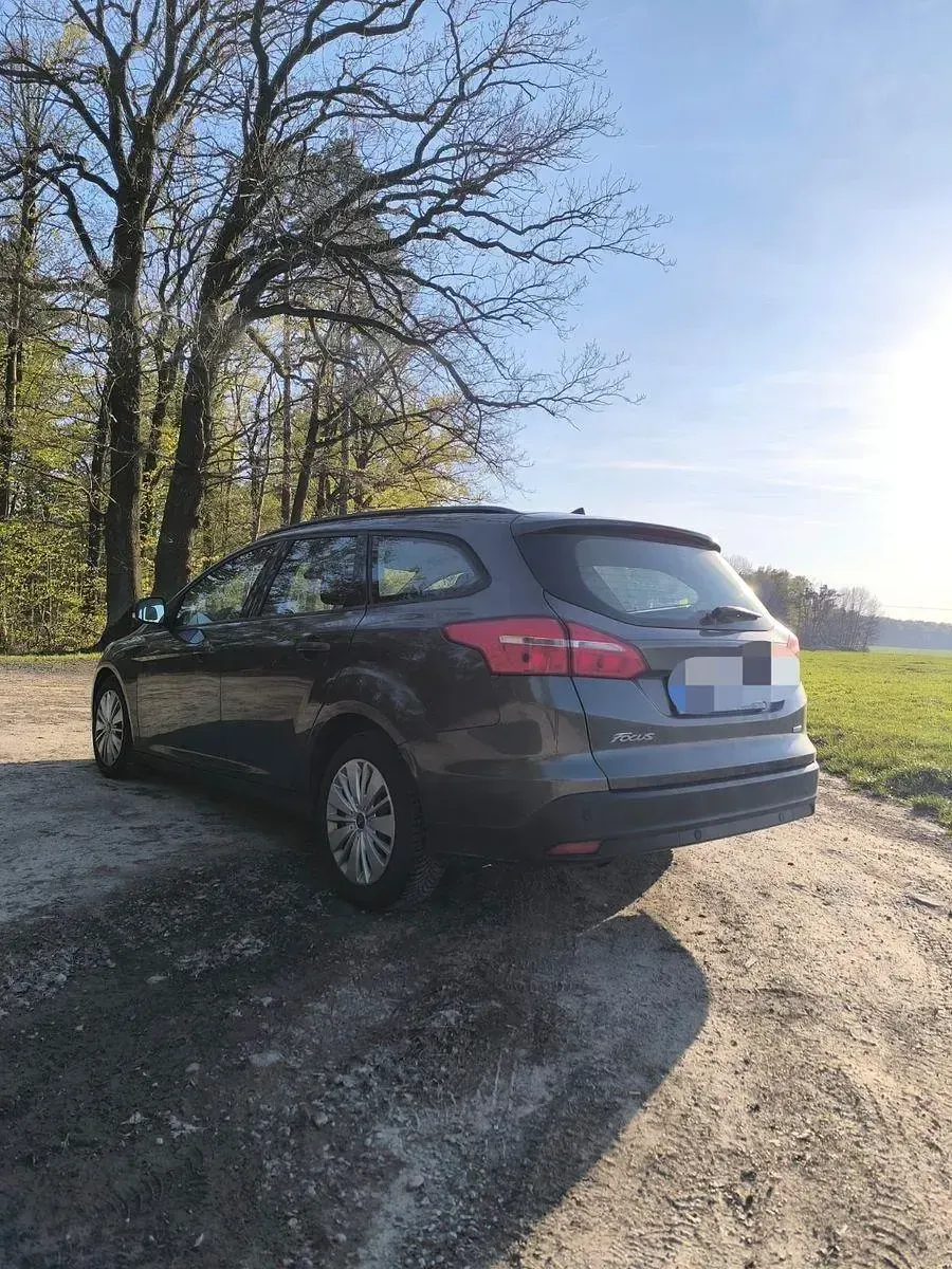 Gebraucht Ford Focus 125 PS (91 kW) 2016 Grau Kombi