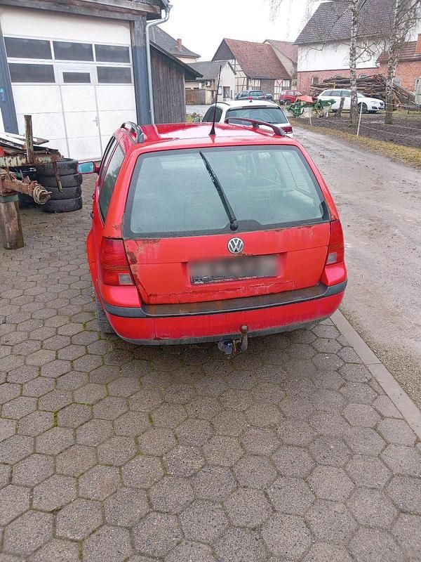 Gebraucht VW Golf IV 100 PS (73 kW) 2001 Rot Kombi