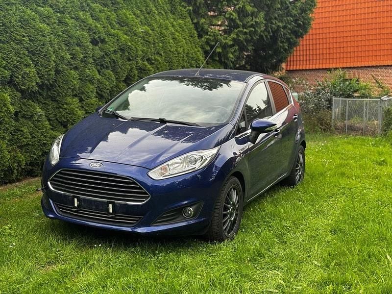 Blau Gebraucht 2015 Ford Fiesta Titanium Kleinwagen | 4.000 € (Superpreis) - Bild 1/4