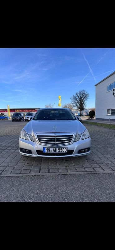 Gebraucht Mercedes E220 170 PS (125 kW) 2011 Grau Limousine