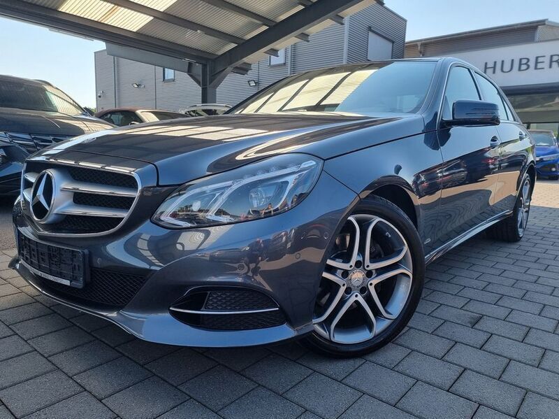 Grau Gebraucht 2015 Mercedes E200 Avantgarde Limousine | 18.480 € (Fairer Preis) - Bild 1/4
