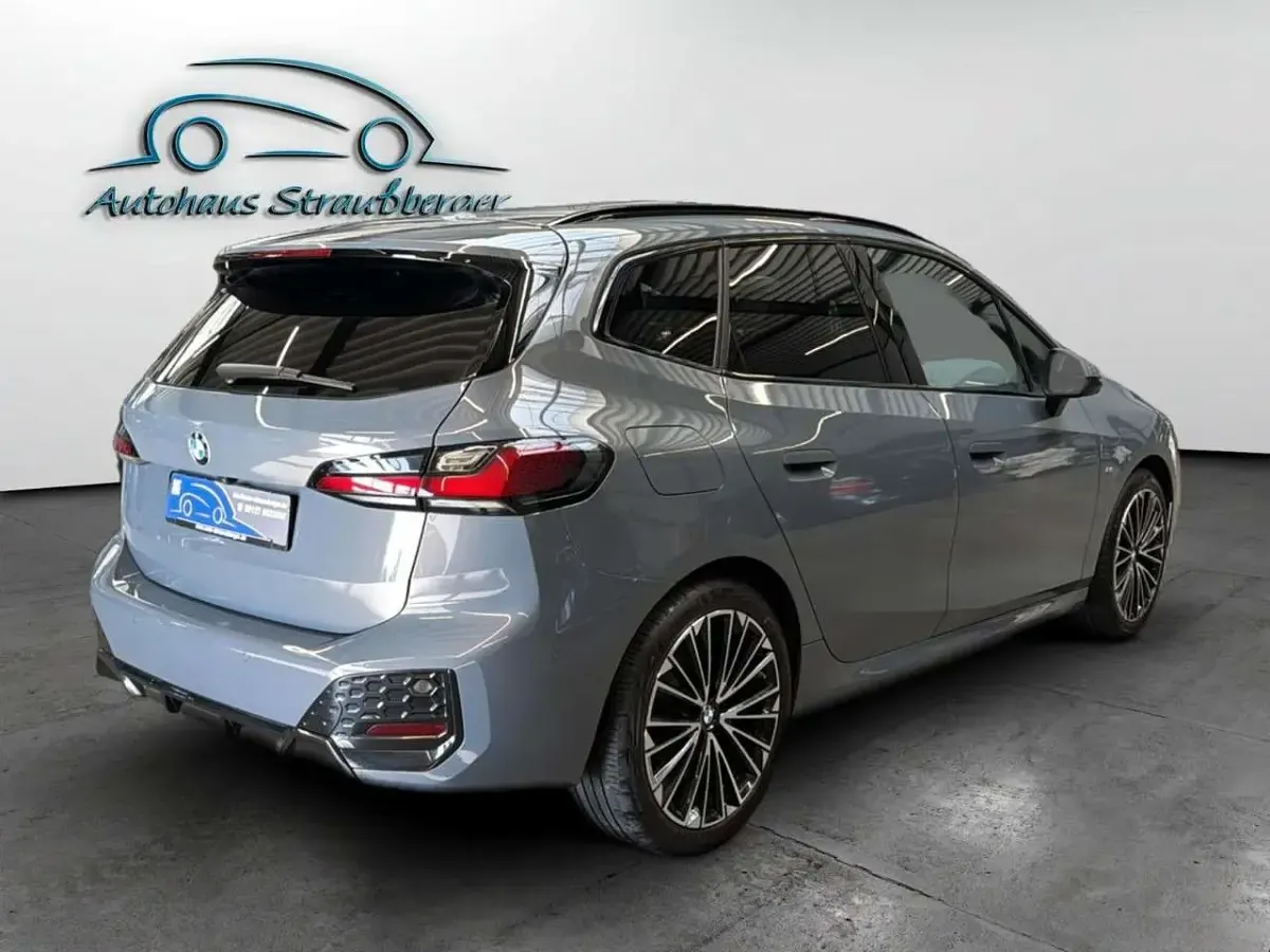 Gebraucht BMW 218 Performance 136 PS (100 kW) 2024 Grau Van / Kleinbus