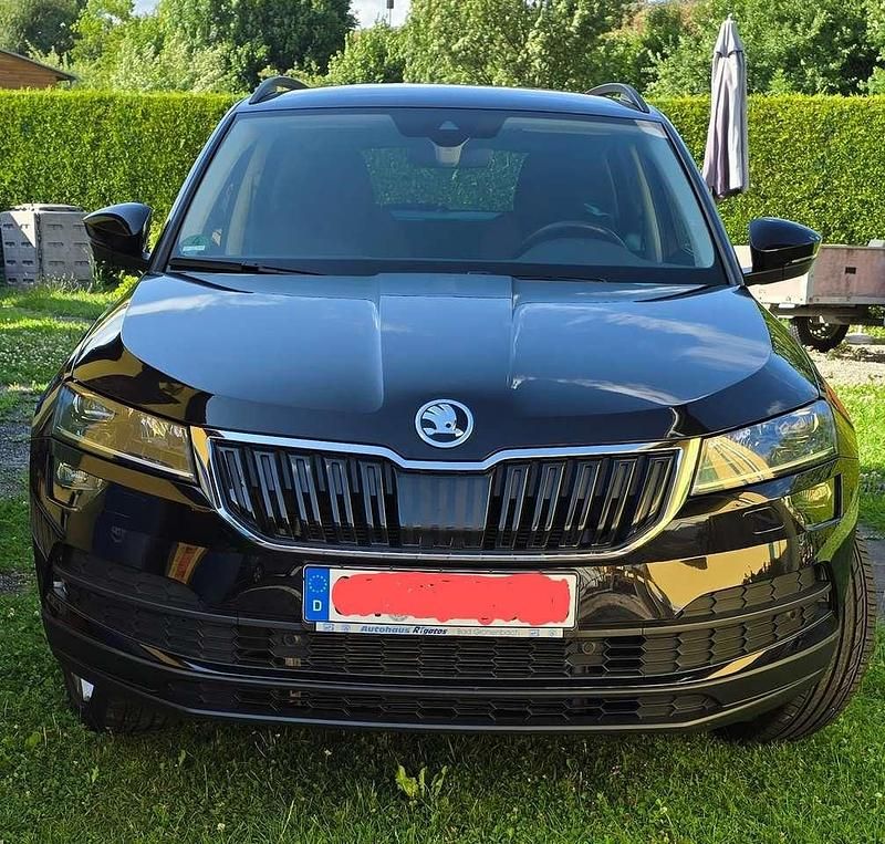 Schwarz Gebraucht 2020 Skoda Karoq Style SUV | 25.500 € (Fairer Preis) - Bild 1/4