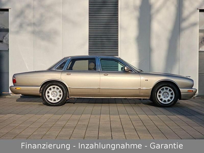 Gebraucht Jaguar XJ8 Executive 284 PS (208 kW) 1999 Gold Limousine