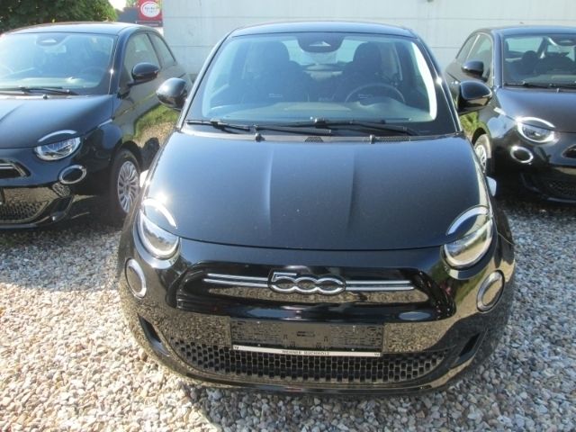 Gebraucht Fiat 500e Action 69 kW (95 PS) 2022 Onyx schwarz) (schwarz Kleinwagen