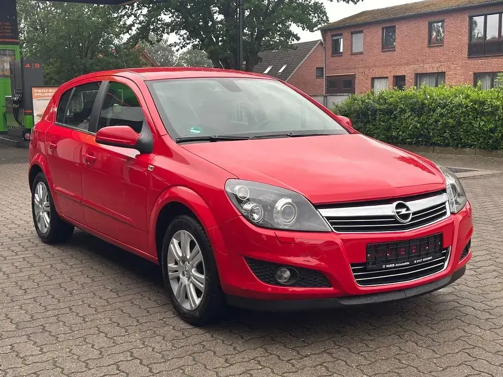 Gebraucht Opel Astra 140 PS (102 kW) 2009 Rot Limousine