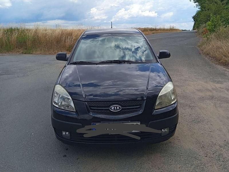 Schwarz Gebraucht 2008 Kia Rio Limousine | 1.990 € (Teuer) - Bild 1/4