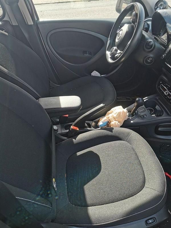 Gebraucht Smart ForFour Electric Drive 60 kW (82 PS) 2018 Weiß Kleinwagen