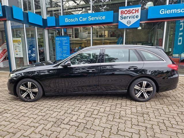 Gebraucht Mercedes C220 Avantgarde 200 PS (147 kW) 2022 Schwarz Kombi