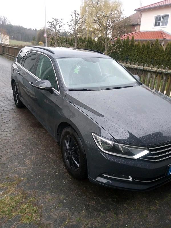 Gebraucht VW Passat 150 PS (110 kW) 2018 Grau Kombi