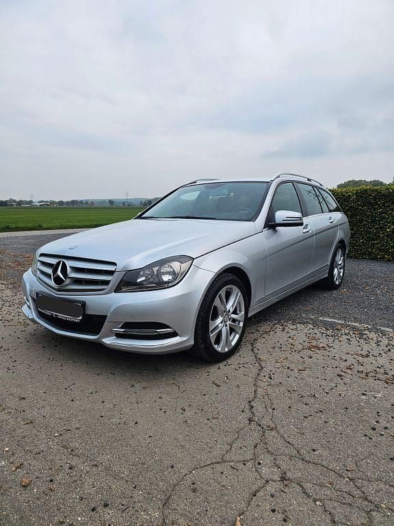 Silber Gebraucht 2013 Mercedes C180 Kombi | 6.499 € (Fairer Preis) - Bild 1/4