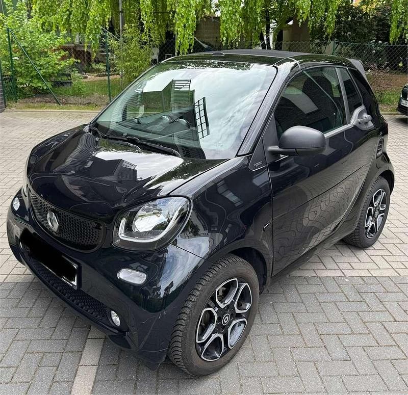 Schwarz Gebraucht 2019 Smart ForTwo Cabrio Passion Cabrio | 17.000 € - Bild 1/4