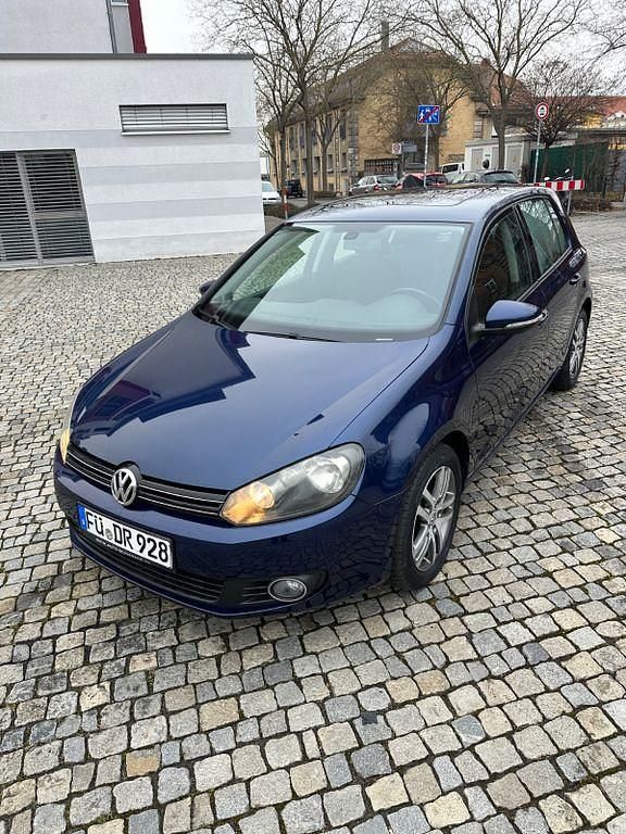 Blau Gebraucht 2010 VW Golf VI Trendline Limousine | 2.800 € (Superpreis) - Bild 1/4