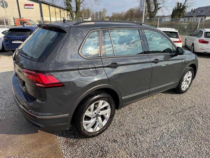 Gebraucht VW Tiguan 150 PS (110 kW) 2022 Grau SUV