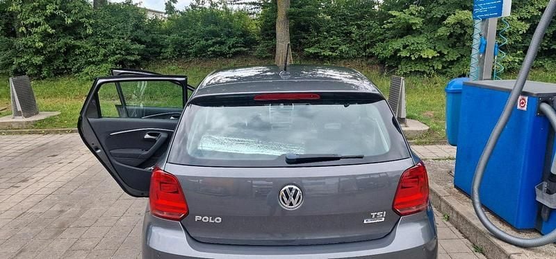 Grau Gebraucht 2015 VW Polo Highline Kleinwagen | 10.400 € (Fairer Preis) - Bild 1/4