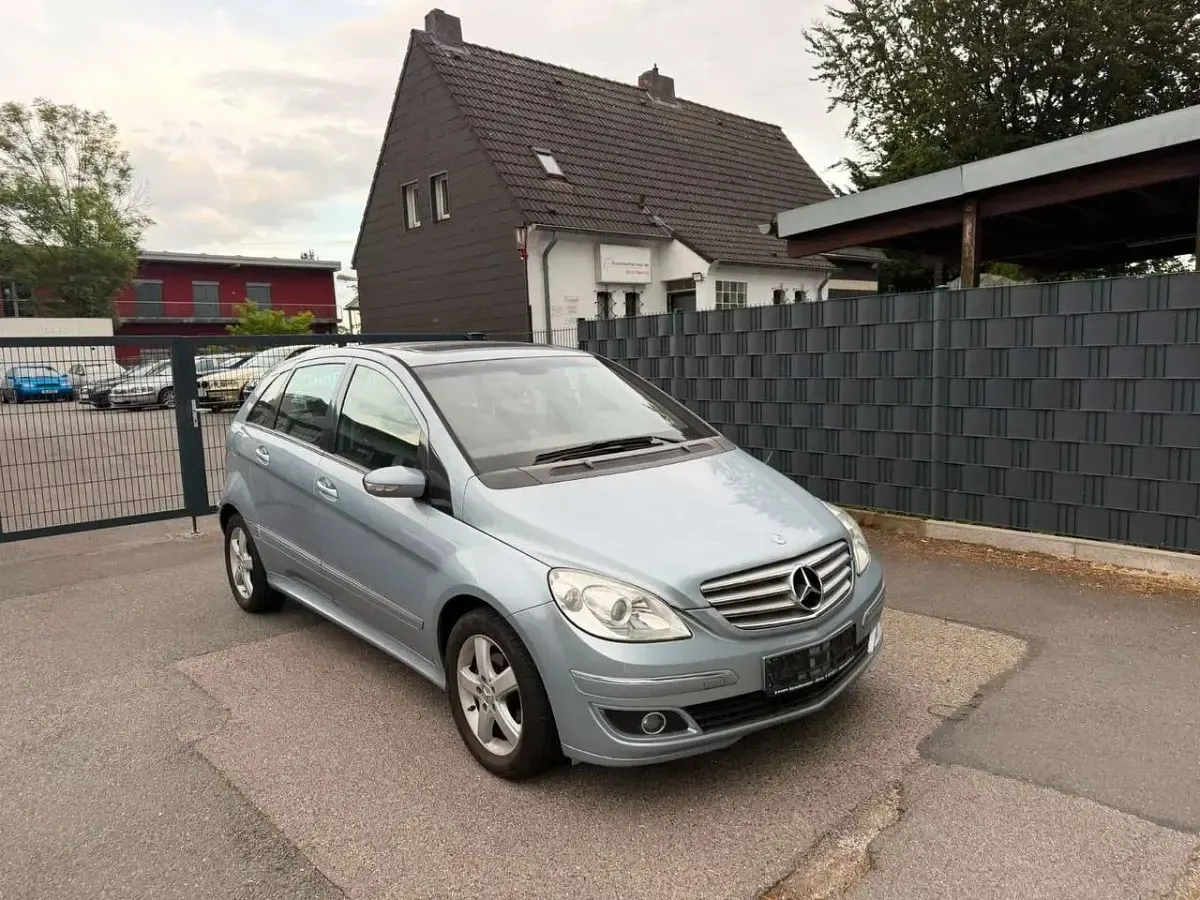 Gebraucht Mercedes B150 95 PS (69 kW) 2006 Silber Van / Kleinbus
