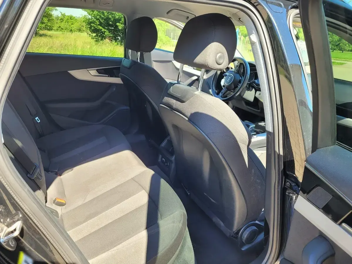 Gebraucht Audi A4 163 PS (119 kW) 2019 Schwarz Kombi