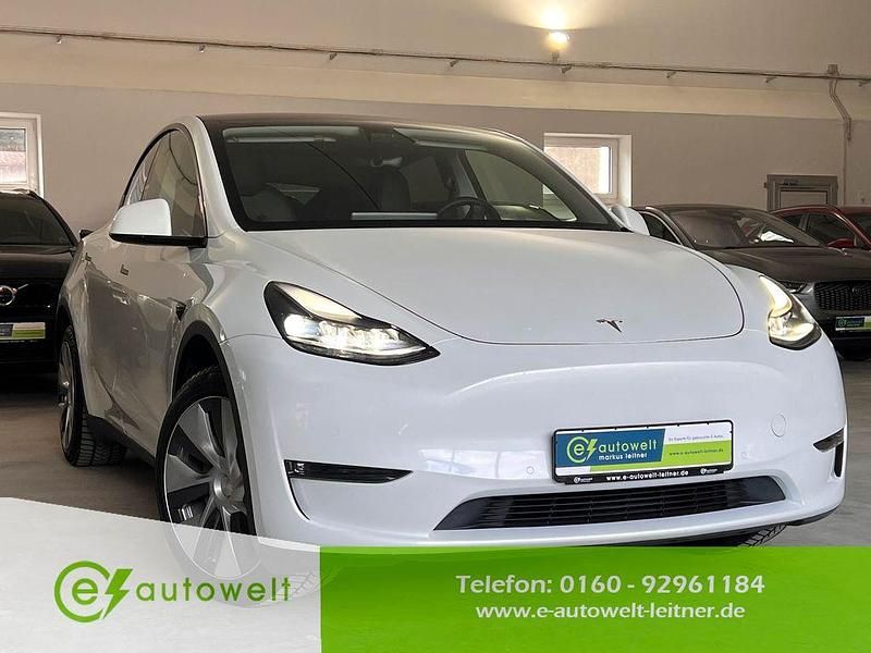 Weiß Gebraucht 2022 Tesla Model Y SUV | 33.790 € (Fairer Preis) - Bild 1/4