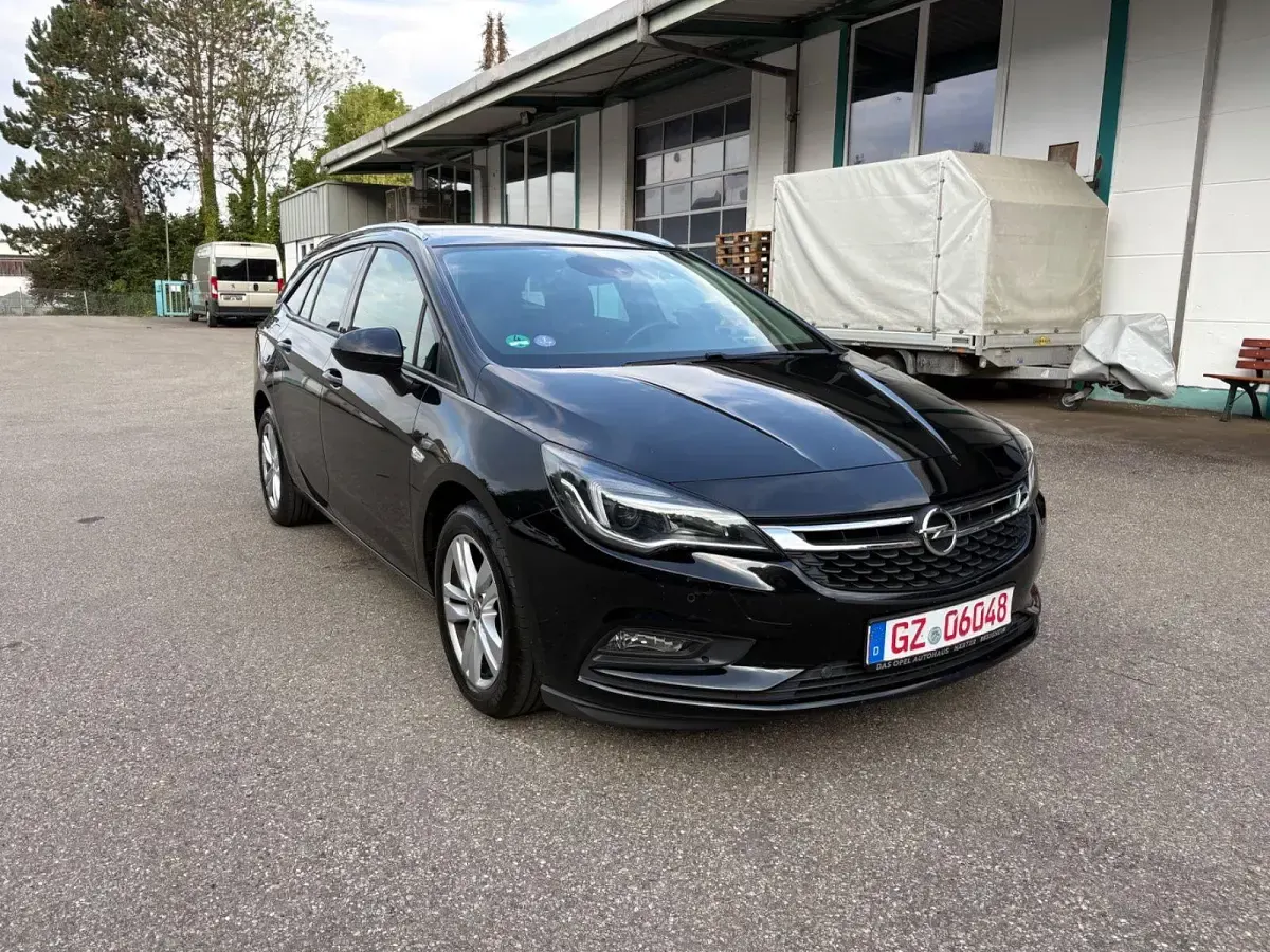Gebraucht Opel Astra Active 125 PS (91 kW) 2017 Schwarz Kombi