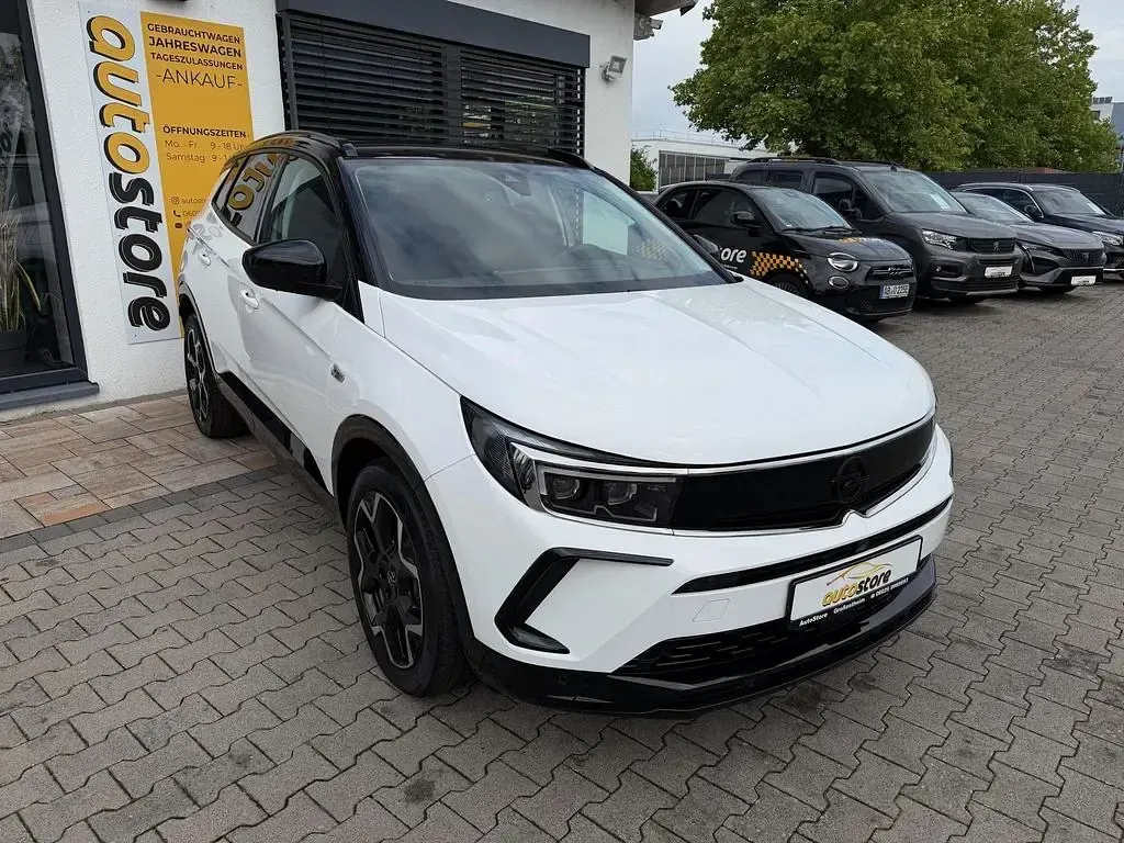Gebraucht Opel Grandland X Ultimate 131 PS (96 kW) 2024 Jade weiß / dach schwarz SUV