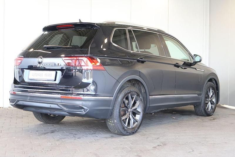 Gebraucht VW Tiguan Allspace Life 150 PS (110 kW) 2022 Schwarz SUV