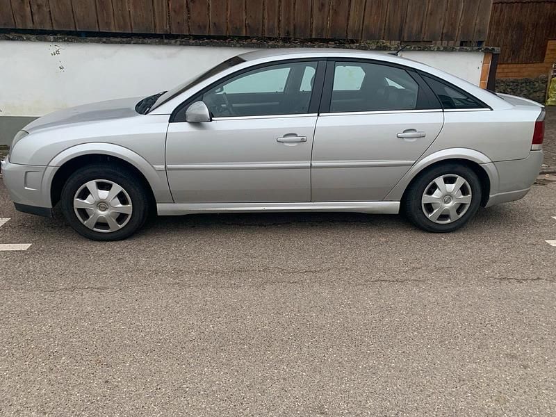 Silber Gebraucht 2005 Opel Vectra GTS Limousine | 1.500 € - Bild 1/4