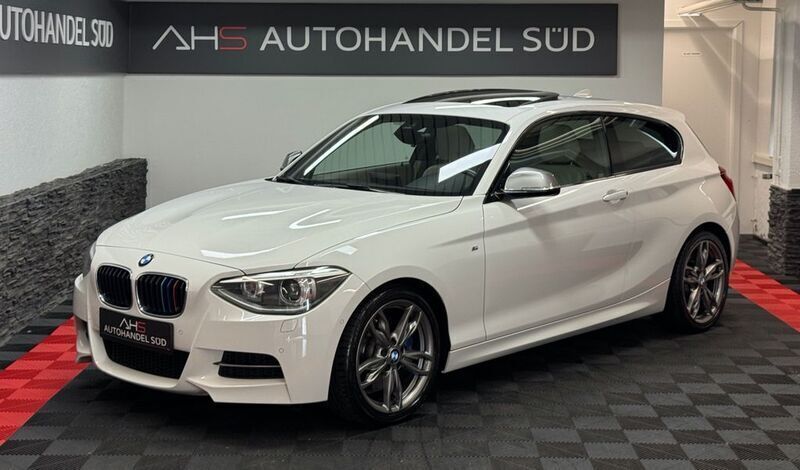 Weiß Gebraucht 2013 BMW M135 Performance Kleinwagen | 21.800 € (Fairer Preis) - Bild 1/4
